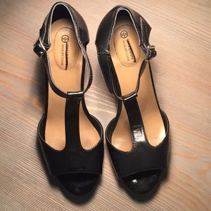 Giani Bernini Black Mary Janes
